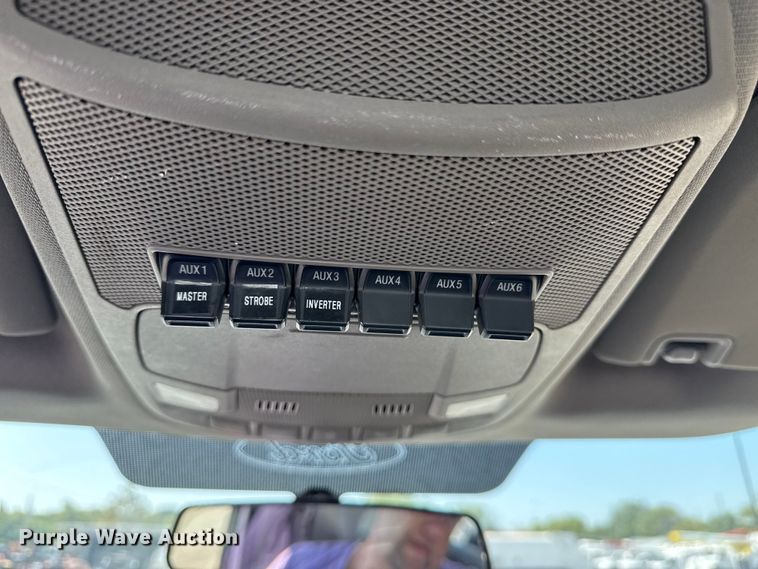 image for item NU9648 2017 Ford F450 Super Duty bucket truck