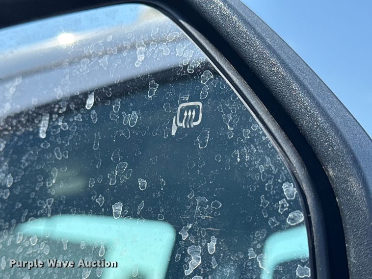 image for item NU9648 2017 Ford F450 Super Duty bucket truck