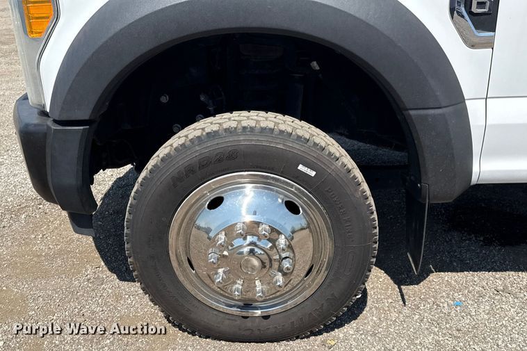 image for item NU9648 2017 Ford F450 Super Duty bucket truck