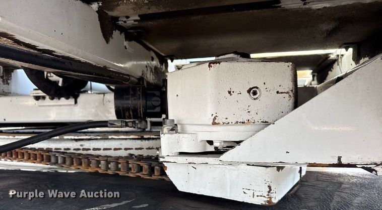 image for item NU9651 2005 International 7400 drilling rig truck