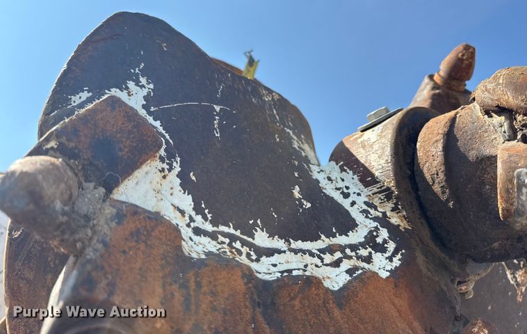 image for item NU9651 2005 International 7400 drilling rig truck