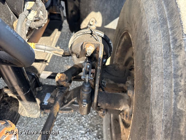 image for item NU9651 2005 International 7400 drilling rig truck