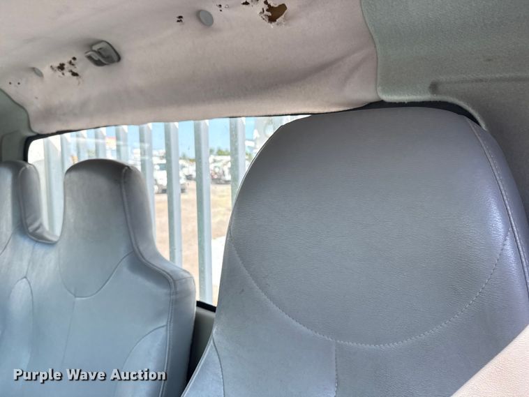 image for item NU9651 2005 International 7400 drilling rig truck