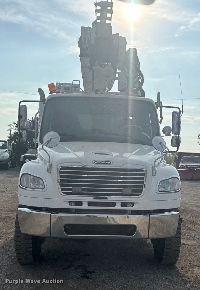 image for item NU9652 2019 Freightliner Business Class M2 digger derrick truck