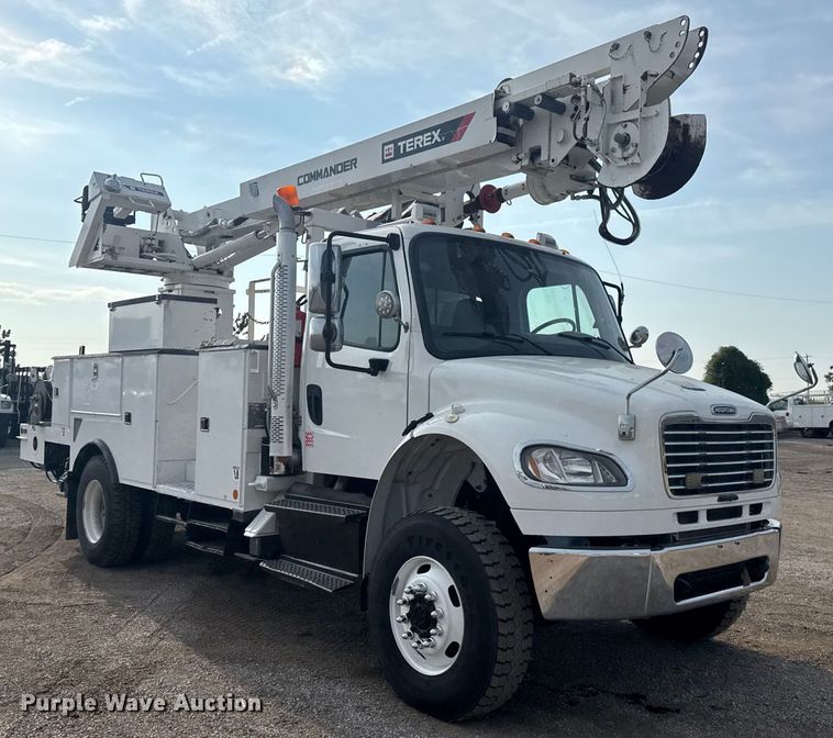 image for item NU9652 2019 Freightliner Business Class M2 digger derrick truck