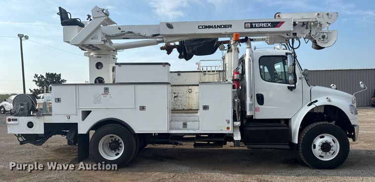 image for item NU9652 2019 Freightliner Business Class M2 digger derrick truck