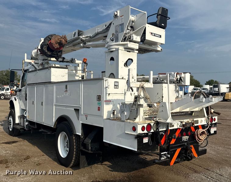 image for item NU9652 2019 Freightliner Business Class M2 digger derrick truck