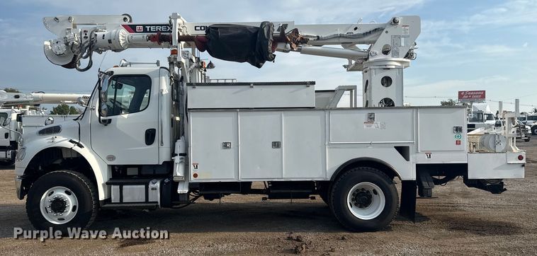 image for item NU9652 2019 Freightliner Business Class M2 digger derrick truck