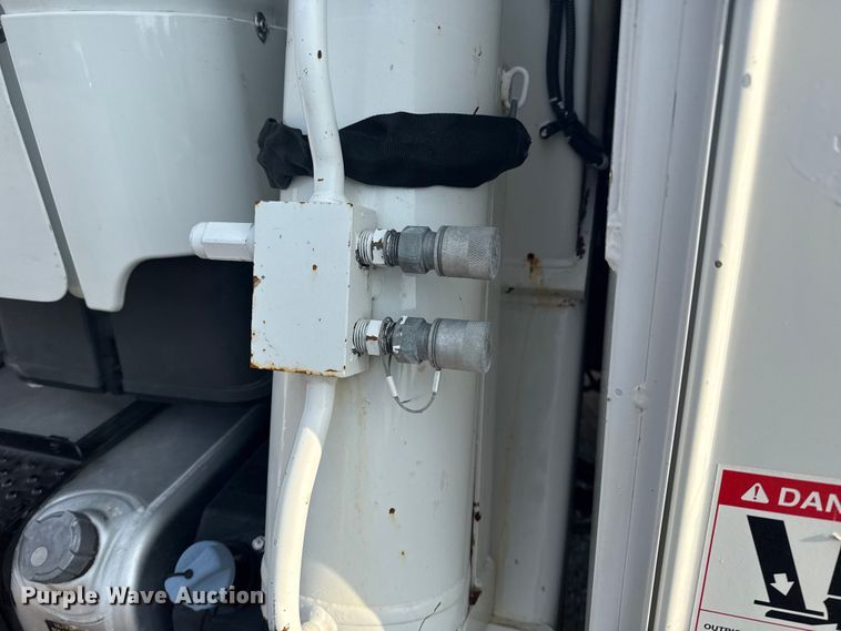 image for item NU9652 2019 Freightliner Business Class M2 digger derrick truck