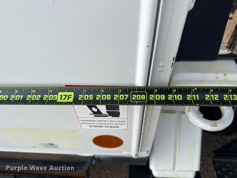 image for item NU9652 2019 Freightliner Business Class M2 digger derrick truck