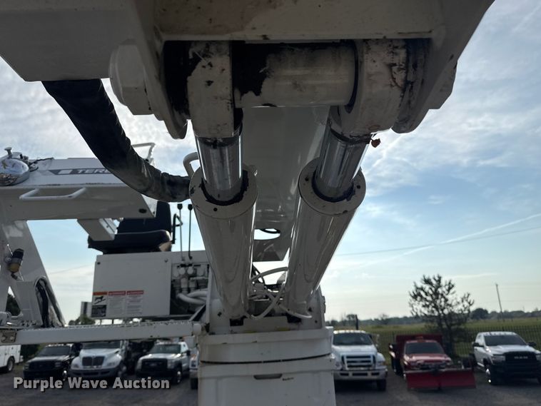 image for item NU9652 2019 Freightliner Business Class M2 digger derrick truck