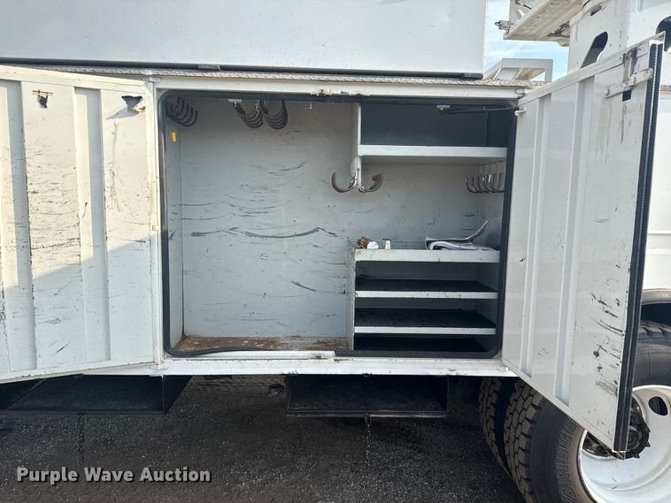 image for item NU9652 2019 Freightliner Business Class M2 digger derrick truck