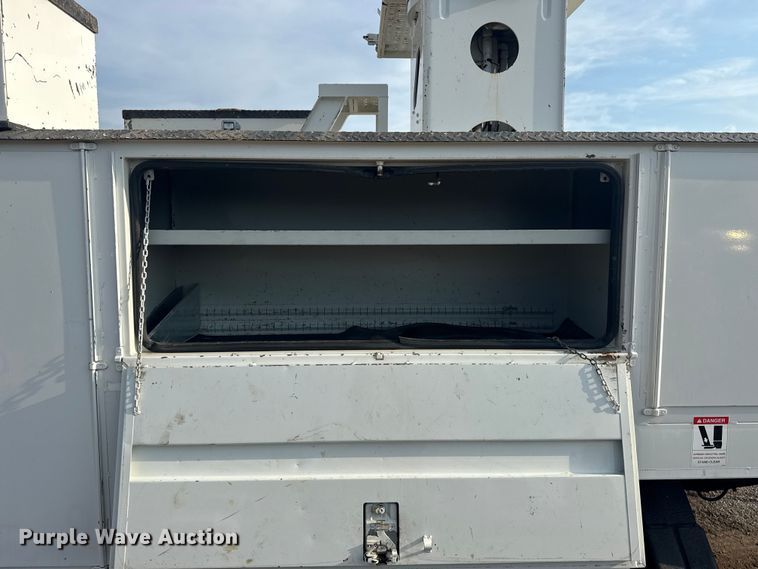 image for item NU9652 2019 Freightliner Business Class M2 digger derrick truck