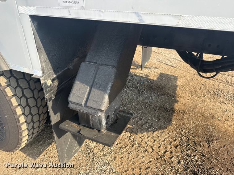 image for item NU9652 2019 Freightliner Business Class M2 digger derrick truck