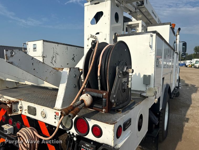 image for item NU9652 2019 Freightliner Business Class M2 digger derrick truck