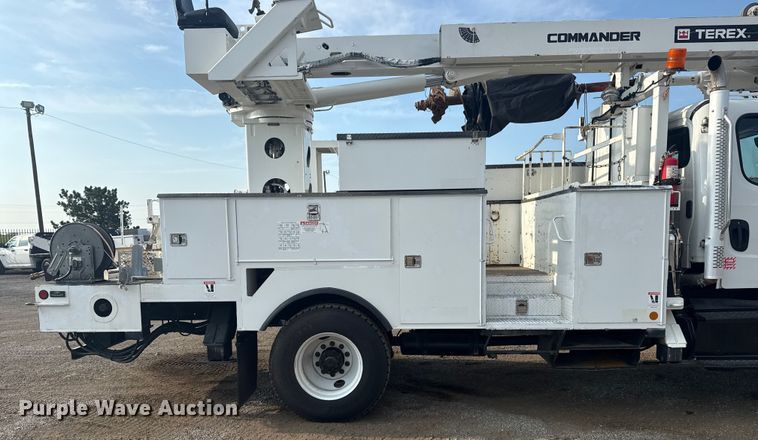 image for item NU9652 2019 Freightliner Business Class M2 digger derrick truck