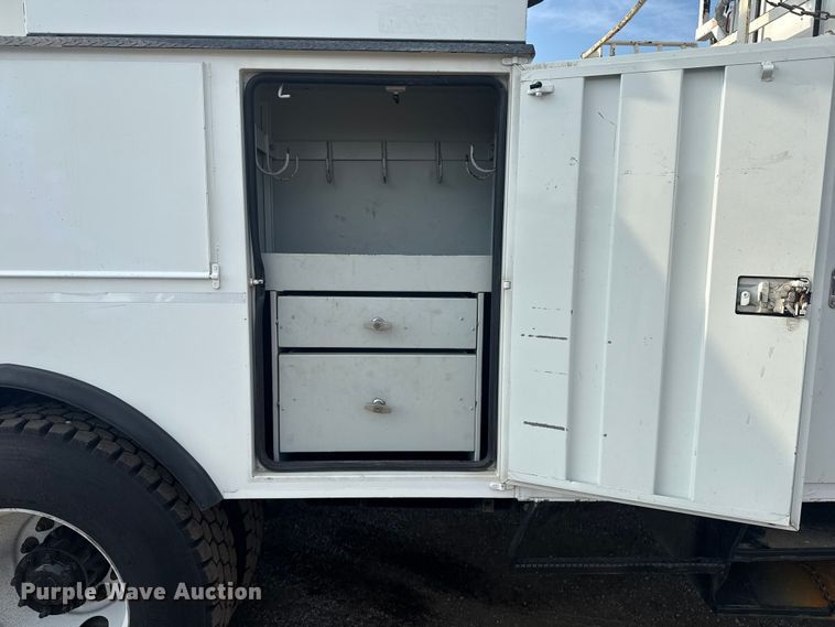 image for item NU9652 2019 Freightliner Business Class M2 digger derrick truck