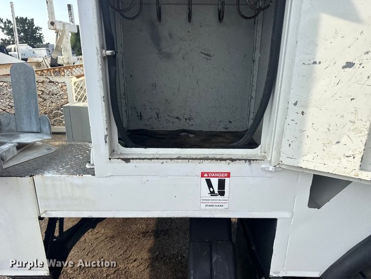 image for item NU9652 2019 Freightliner Business Class M2 digger derrick truck