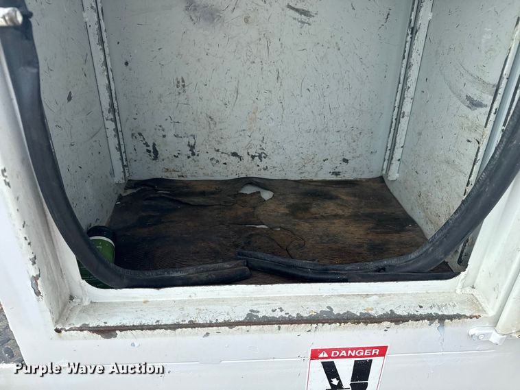 image for item NU9652 2019 Freightliner Business Class M2 digger derrick truck