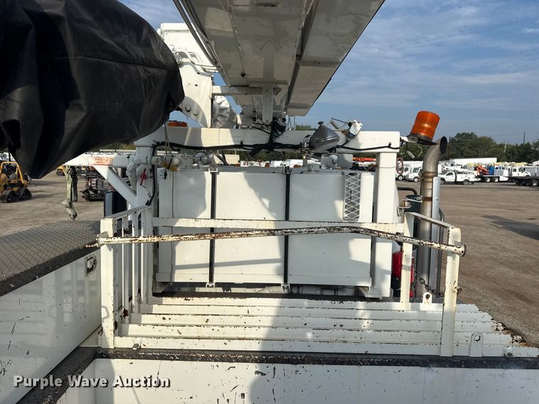 image for item NU9652 2019 Freightliner Business Class M2 digger derrick truck