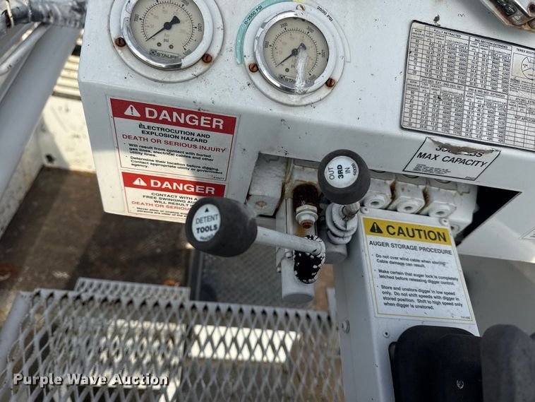 image for item NU9652 2019 Freightliner Business Class M2 digger derrick truck