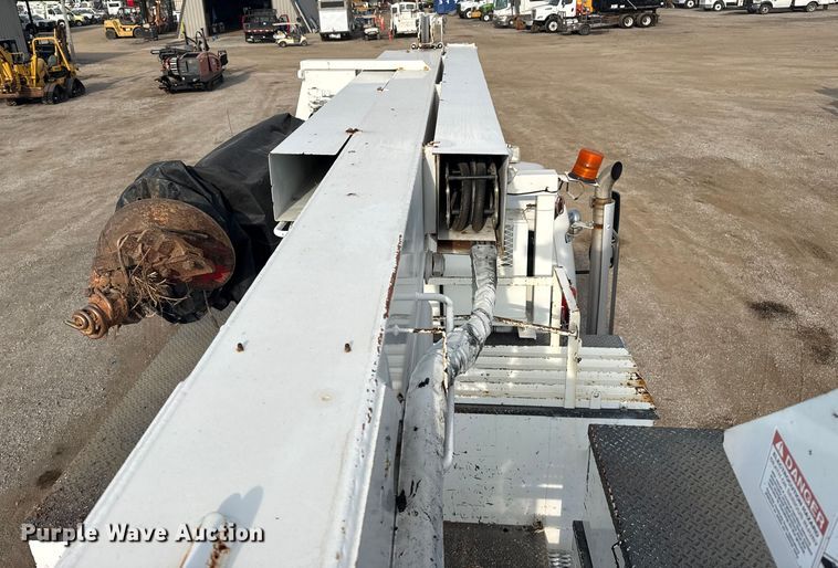 image for item NU9652 2019 Freightliner Business Class M2 digger derrick truck