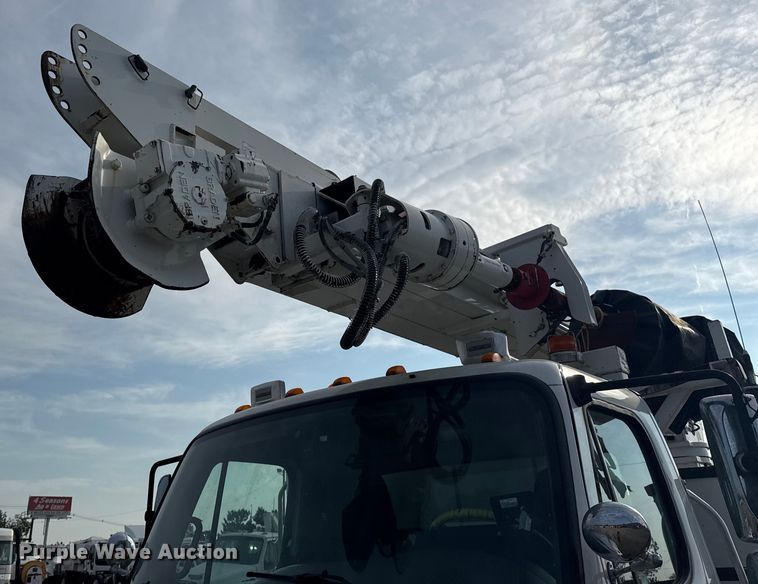 image for item NU9652 2019 Freightliner Business Class M2 digger derrick truck