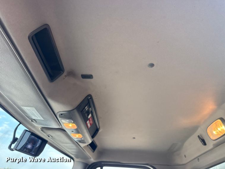 image for item NU9652 2019 Freightliner Business Class M2 digger derrick truck