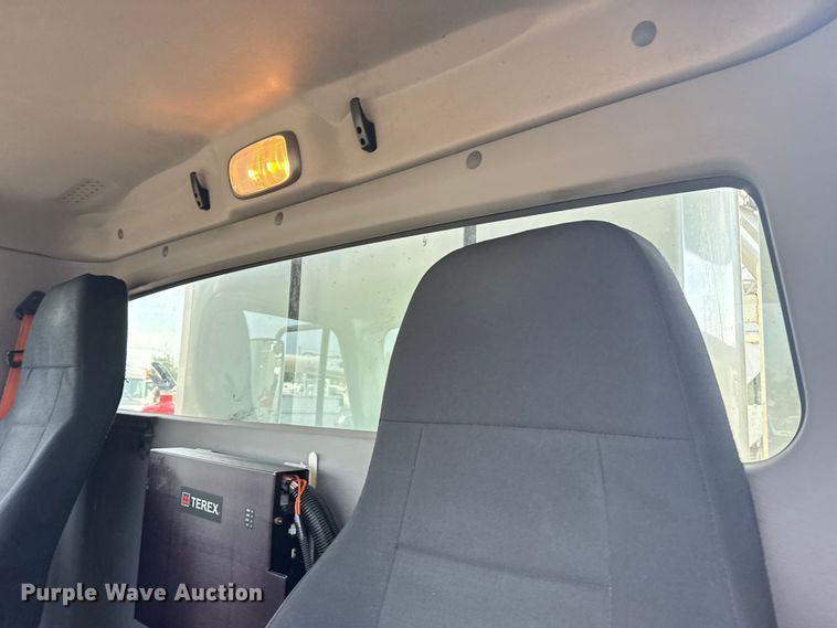 image for item NU9652 2019 Freightliner Business Class M2 digger derrick truck