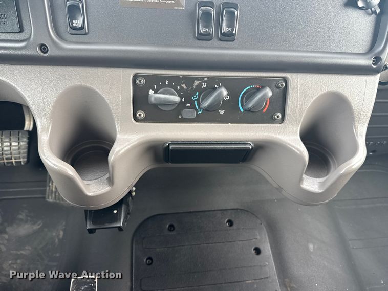 image for item NU9652 2019 Freightliner Business Class M2 digger derrick truck