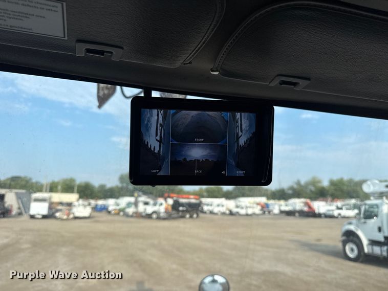 image for item NU9652 2019 Freightliner Business Class M2 digger derrick truck