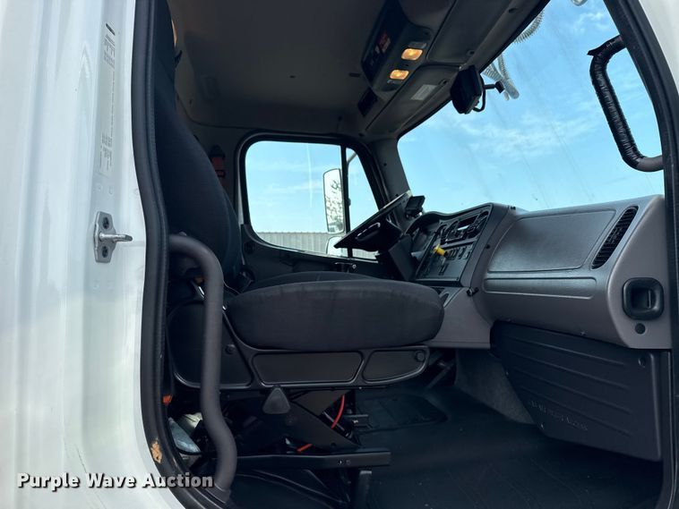 image for item NU9652 2019 Freightliner Business Class M2 digger derrick truck