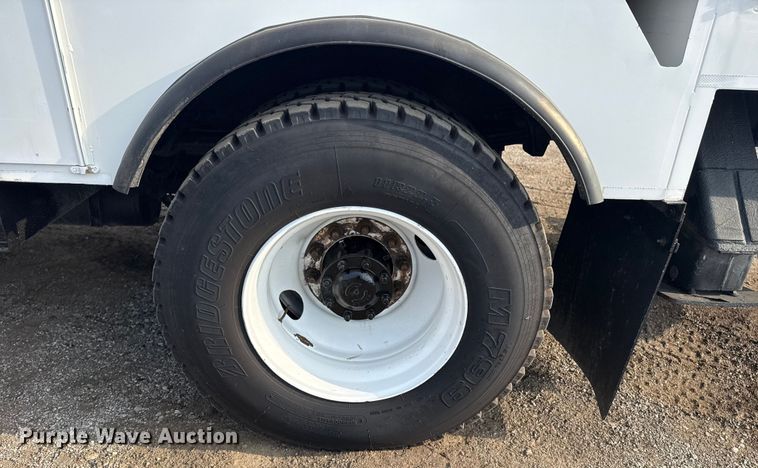 image for item NU9652 2019 Freightliner Business Class M2 digger derrick truck