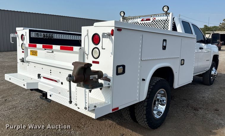 image for item NU9653 2016 Chevrolet Silverado 3500HD Double Cab utility bed pickup truck