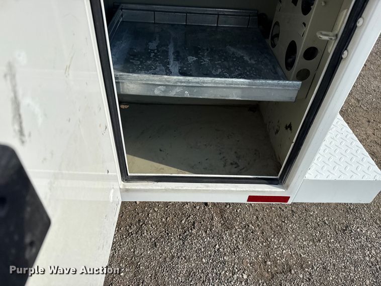 image for item NU9653 2016 Chevrolet Silverado 3500HD Double Cab utility bed pickup truck