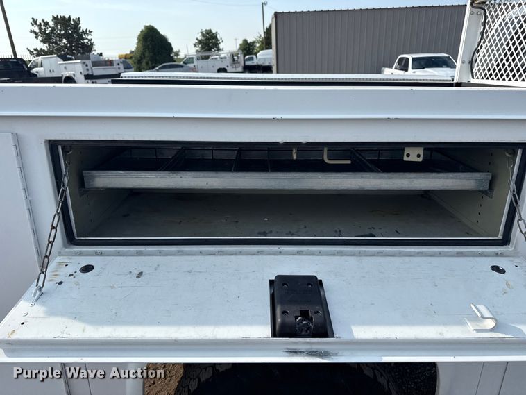 image for item NU9653 2016 Chevrolet Silverado 3500HD Double Cab utility bed pickup truck