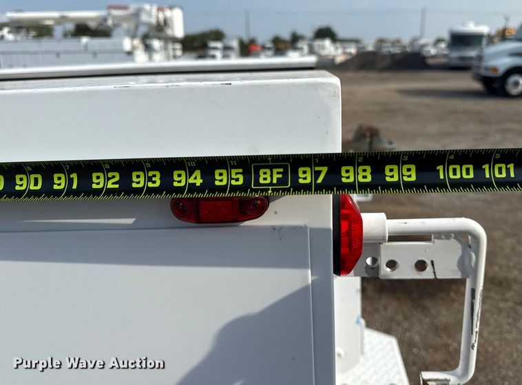 image for item NU9653 2016 Chevrolet Silverado 3500HD Double Cab utility bed pickup truck