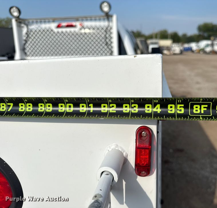 image for item NU9653 2016 Chevrolet Silverado 3500HD Double Cab utility bed pickup truck