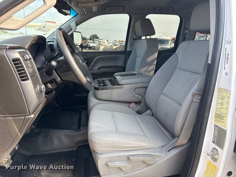 image for item NU9653 2016 Chevrolet Silverado 3500HD Double Cab utility bed pickup truck