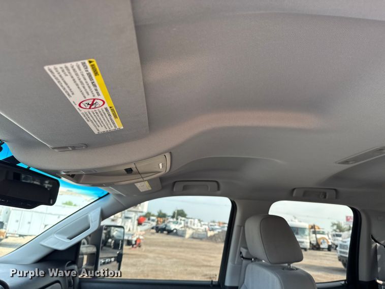 image for item NU9653 2016 Chevrolet Silverado 3500HD Double Cab utility bed pickup truck