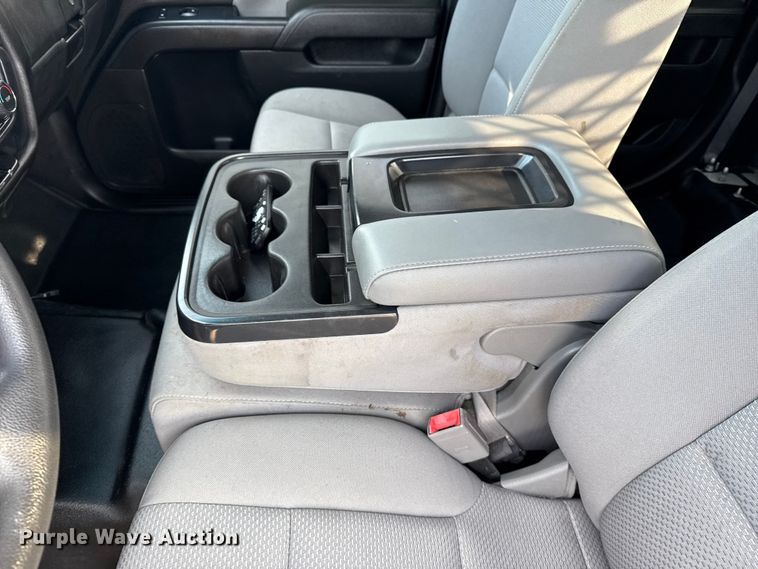 image for item NU9653 2016 Chevrolet Silverado 3500HD Double Cab utility bed pickup truck