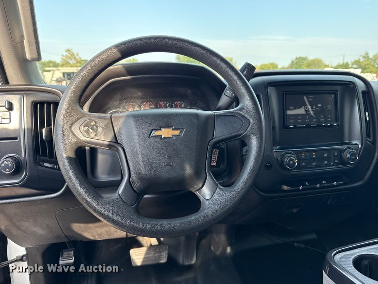 image for item NU9653 2016 Chevrolet Silverado 3500HD Double Cab utility bed pickup truck