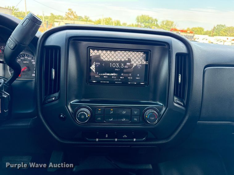 image for item NU9653 2016 Chevrolet Silverado 3500HD Double Cab utility bed pickup truck