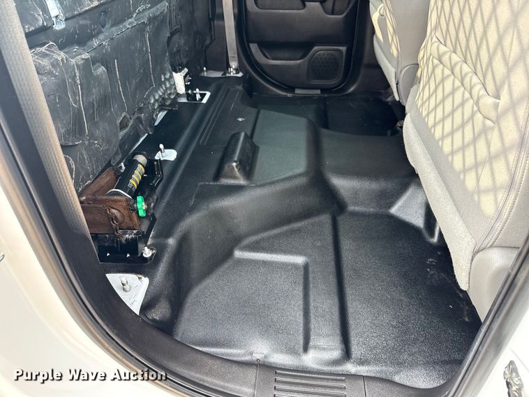 image for item NU9653 2016 Chevrolet Silverado 3500HD Double Cab utility bed pickup truck