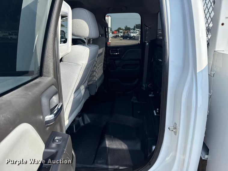 image for item NU9653 2016 Chevrolet Silverado 3500HD Double Cab utility bed pickup truck