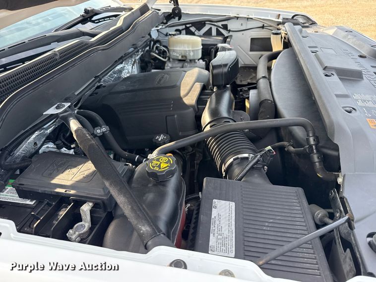 image for item NU9653 2016 Chevrolet Silverado 3500HD Double Cab utility bed pickup truck