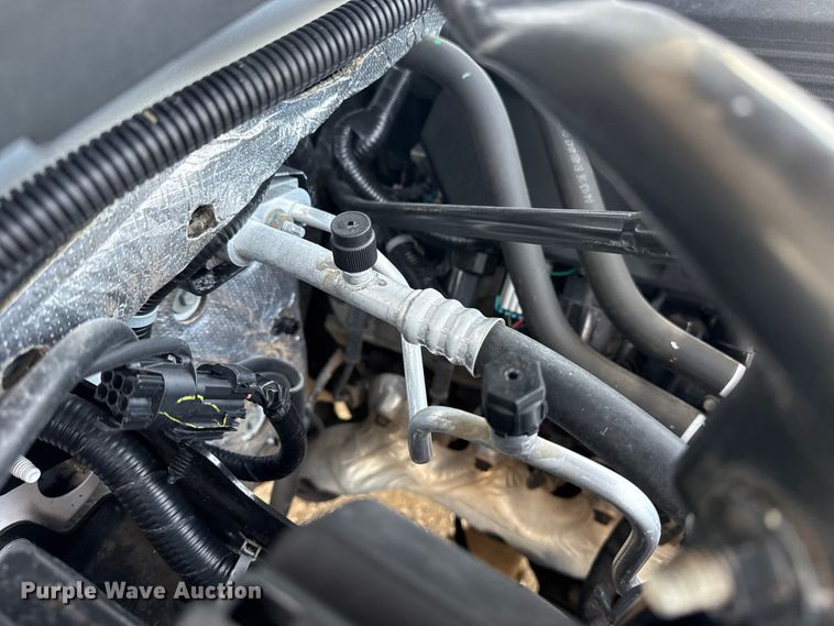 image for item NU9653 2016 Chevrolet Silverado 3500HD Double Cab utility bed pickup truck