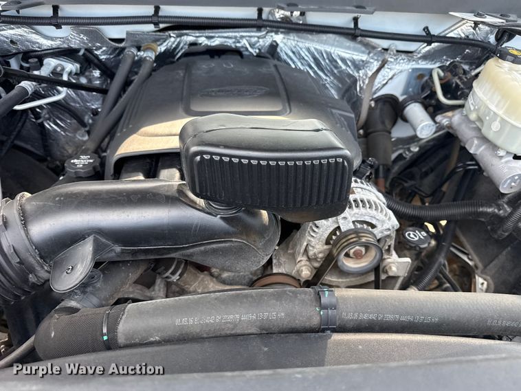 image for item NU9653 2016 Chevrolet Silverado 3500HD Double Cab utility bed pickup truck