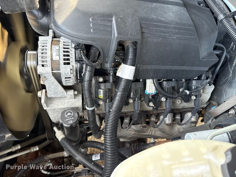 image for item NU9653 2016 Chevrolet Silverado 3500HD Double Cab utility bed pickup truck