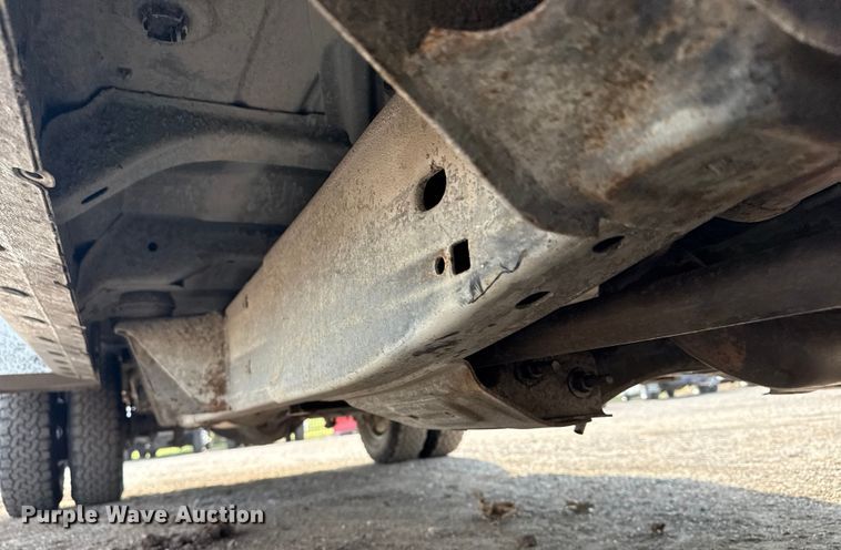 image for item NU9653 2016 Chevrolet Silverado 3500HD Double Cab utility bed pickup truck